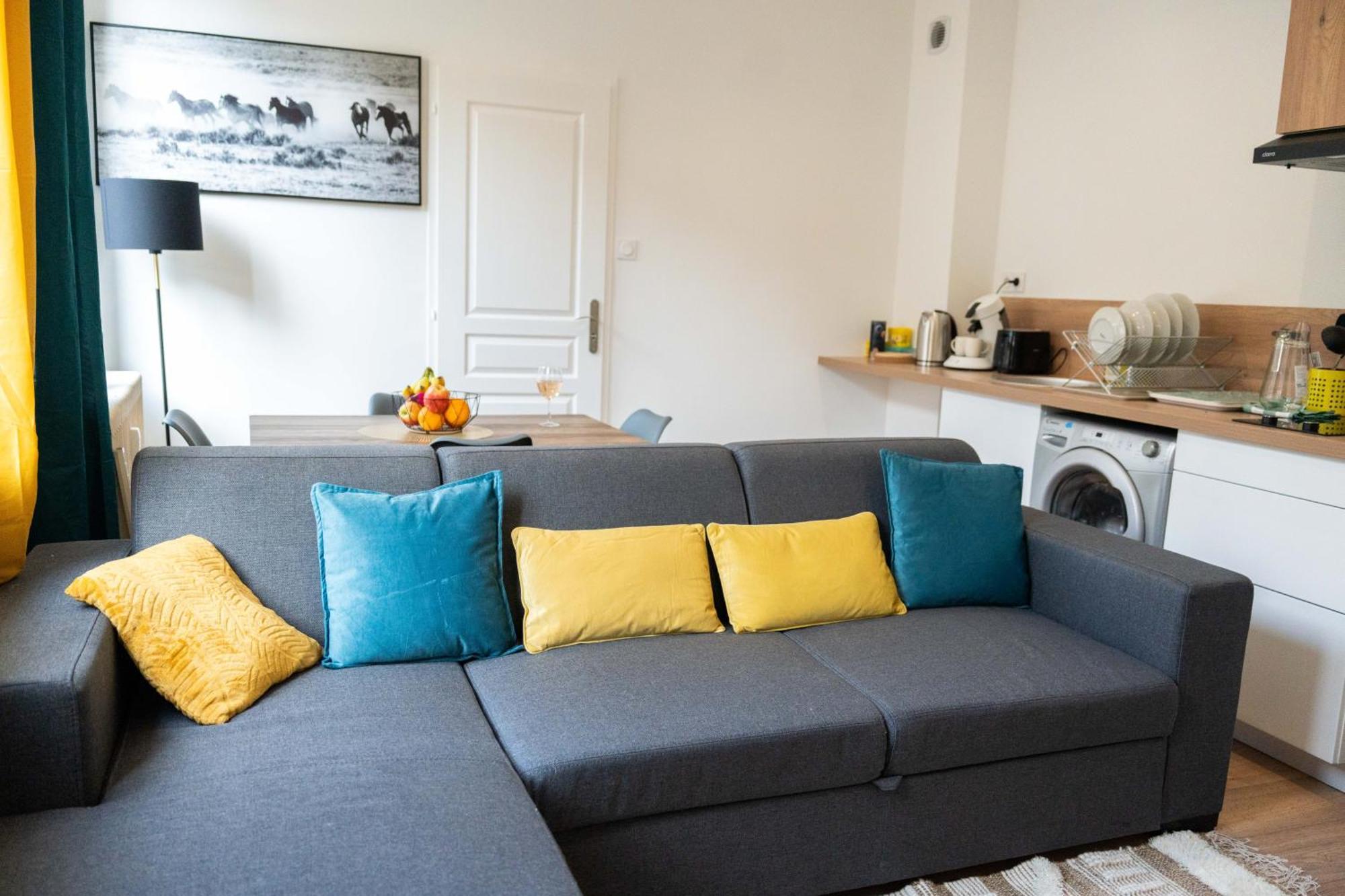 Yellow Home Fougères Εξωτερικό φωτογραφία